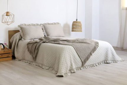 Compra colcha en color piedra