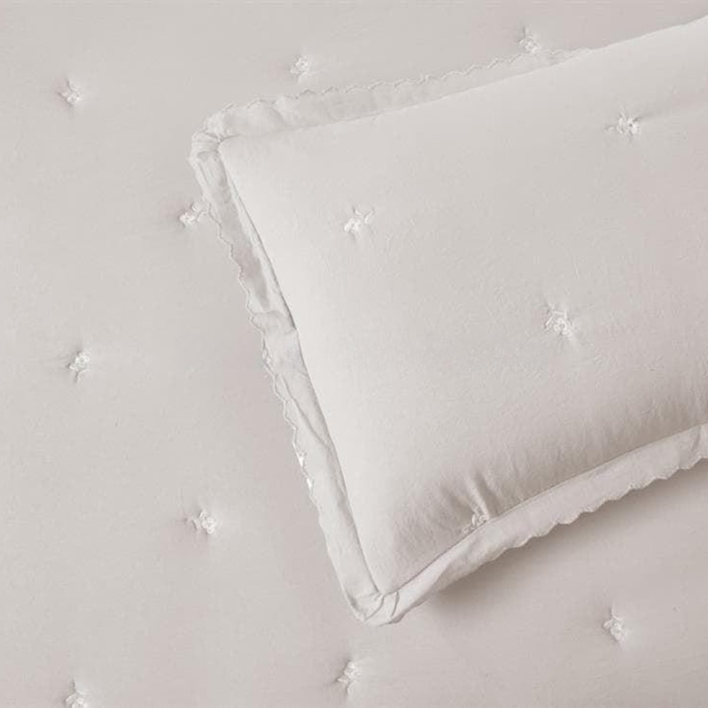 Colcha extra suave bordada SANADE de Clara Vidal color natural (2)