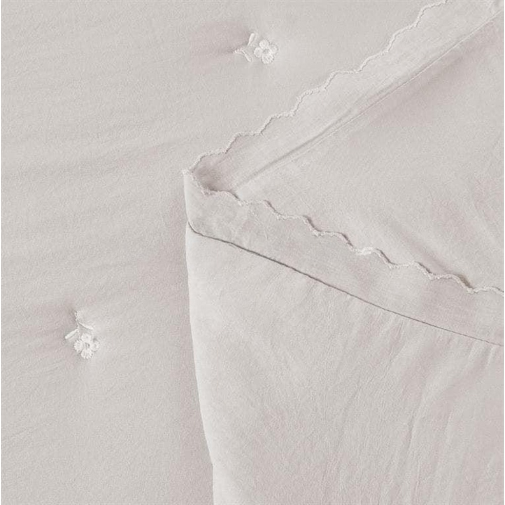 Colcha extra suave bordada SANADE de Clara Vidal color natural (4)