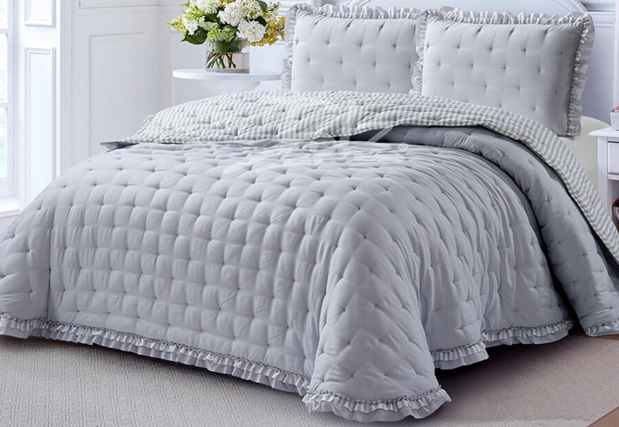 Edredón con  Volantes Reversible DOLZ Wendy color gris ()