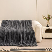 Manta Plaid Victorio & Lucchino Imitación Piel De Conejo Canalé con Reverso Sedalina color gri